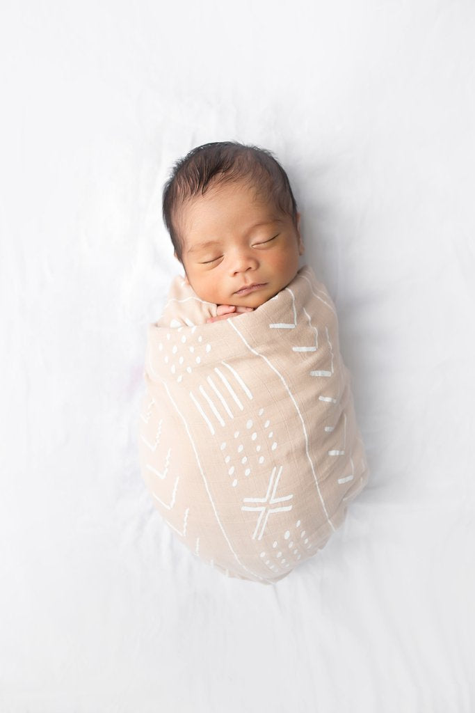 LUXE MUSLIN SWADDLE - ALMOND MUDCLOTH