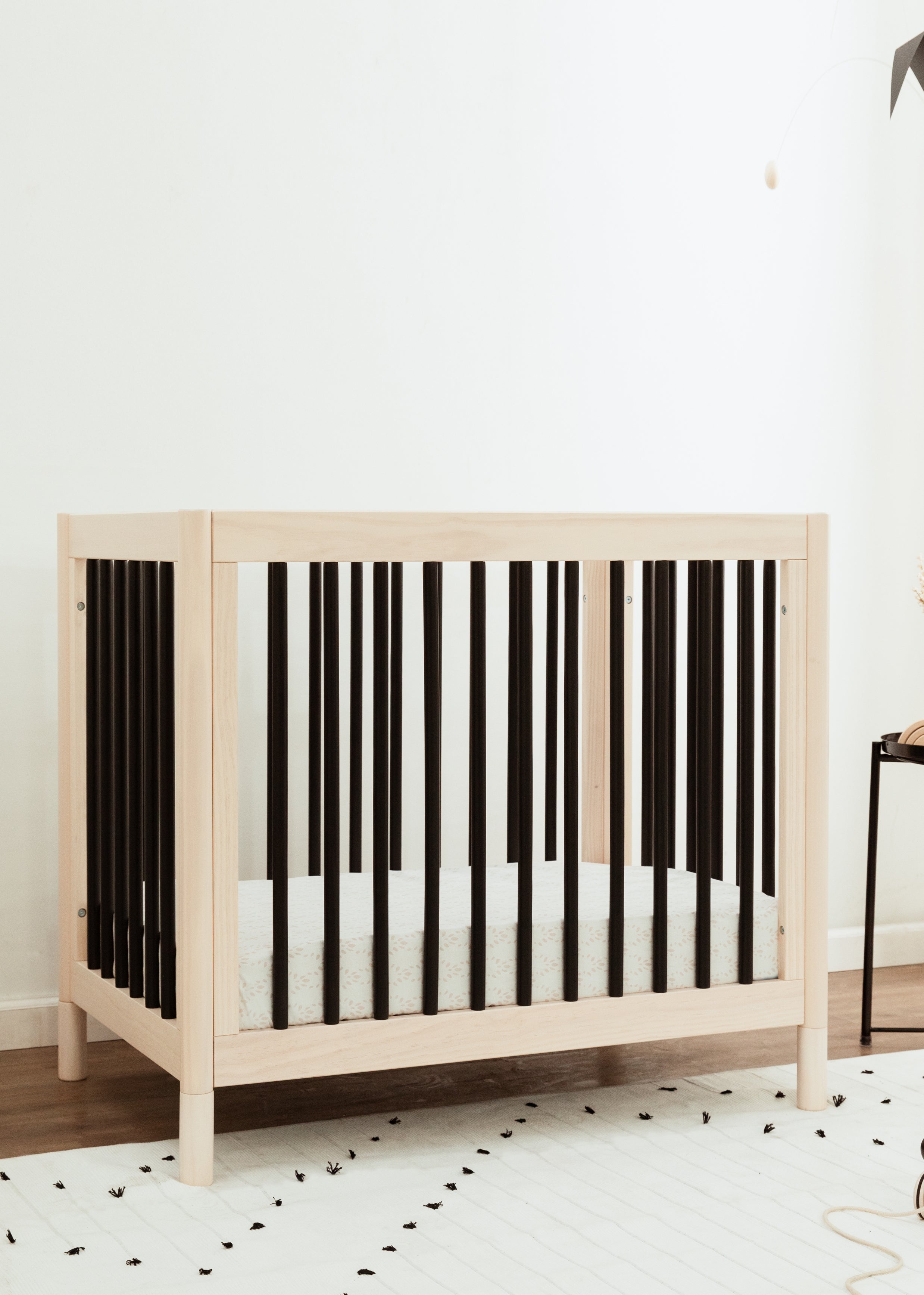 GELATO 4-IN-1 CONVERTIBLE MINI CRIB - WASHED NATURAL/BLACK – eggy