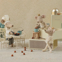 ROYAL TWIN MICE, LITTLE SISTER & BROTHER IN MATCHBOX