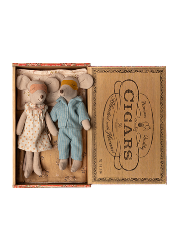 MUM & DAD MICE IN CIGARBOX