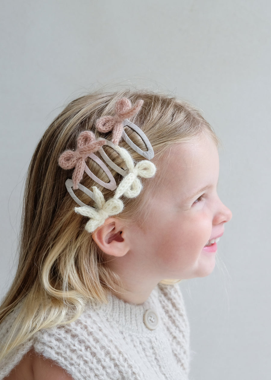 GRANNY KNITTED BOW CLIC CLACS