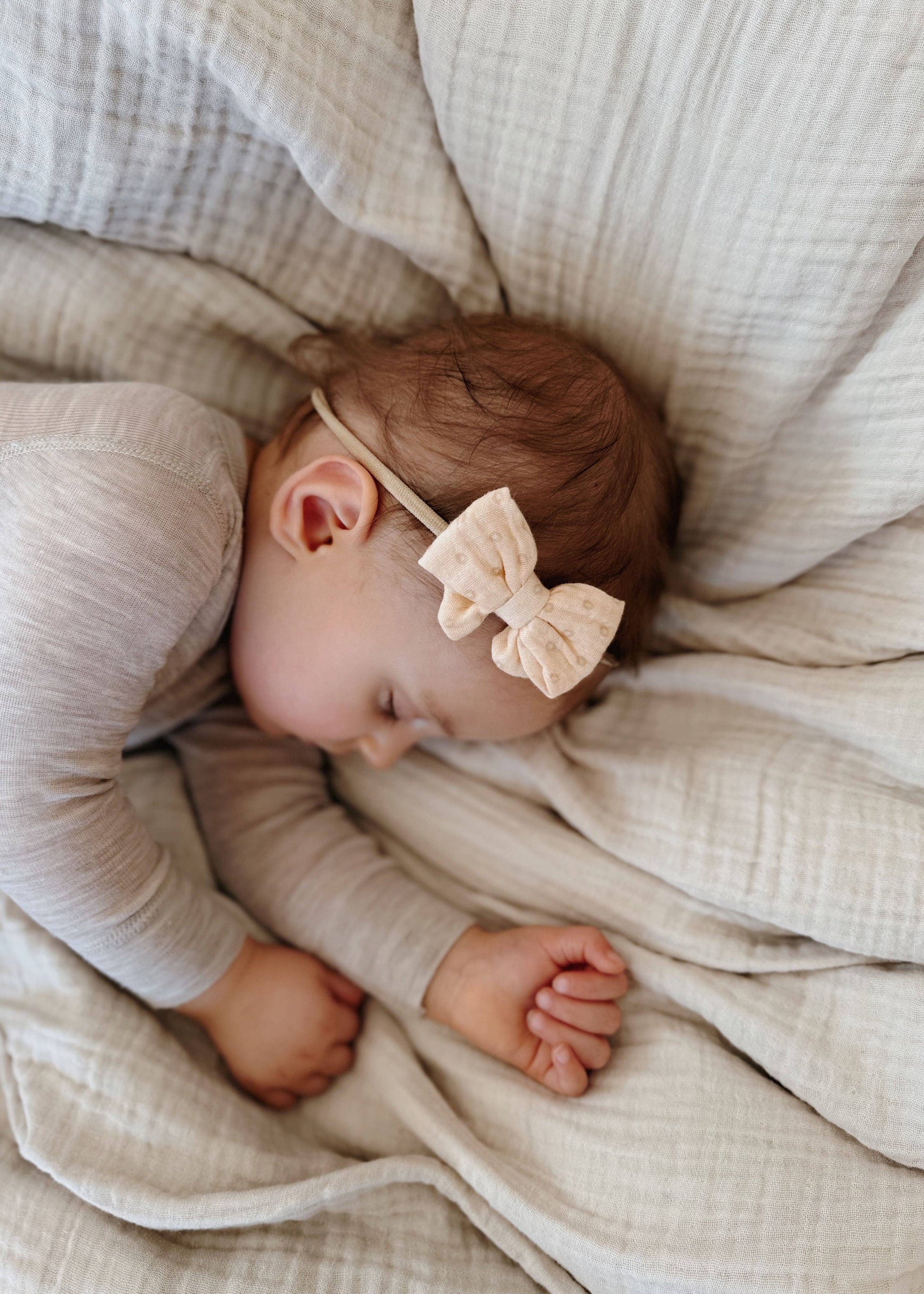 NEW LITTLE BOW HEADBAND - NEUTRAL DOTS