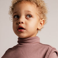LUTERN TURTLENECK