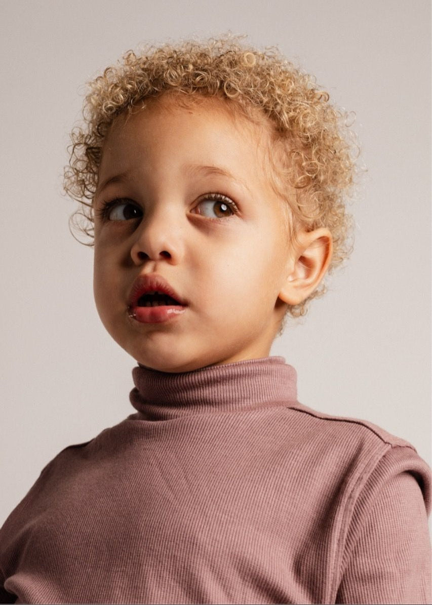 LUTERN TURTLENECK
