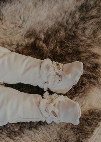 THE STAY-ON BOOTIE - UNDYED