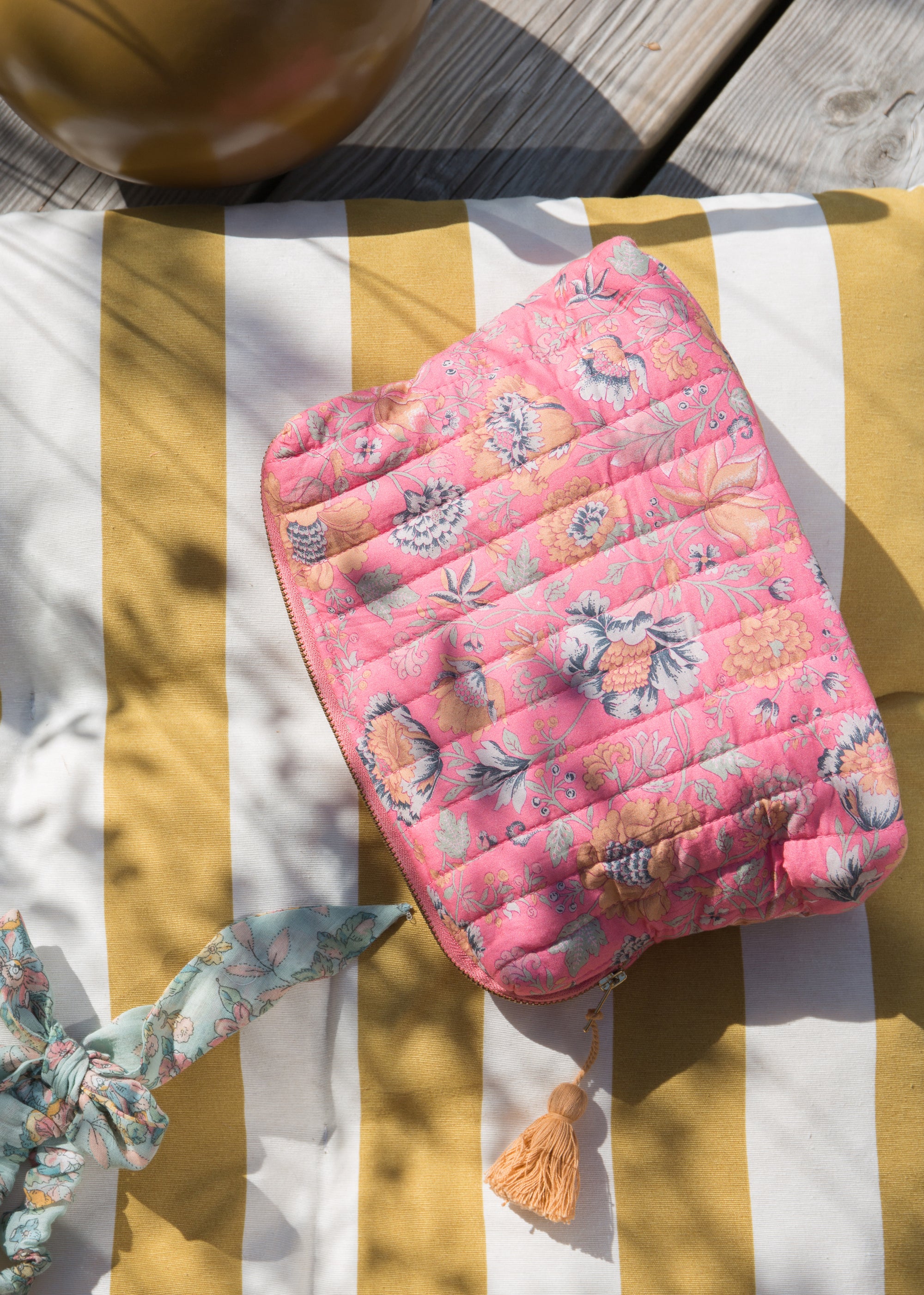 TEIKI POUCH - STRAWBERRY BOHEMIAN HINDI