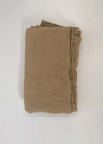 THE MUSLIN SWADDLE - CAMEL