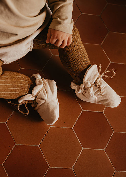 THE STAY-ON BOOTIE - UNDYED