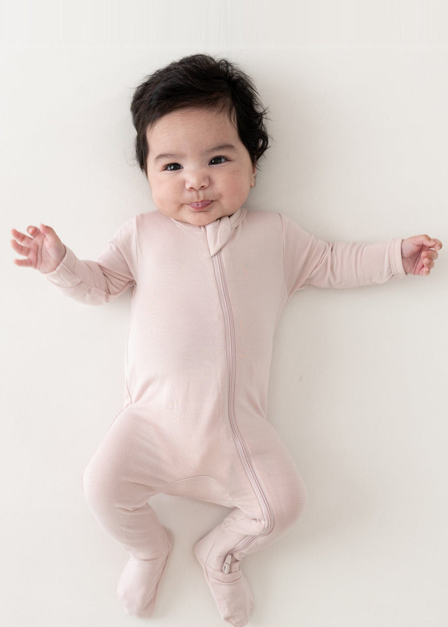 BAMBOO ZIP FOOTIE - BLUSH