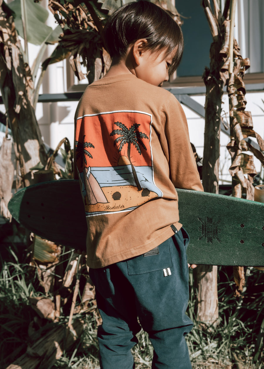 BOMB THE HILLS TEE