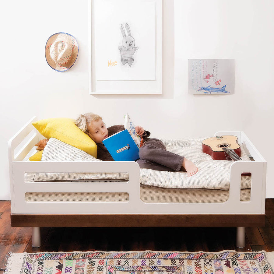 CLASSIC TODDLER BED - WALNUT