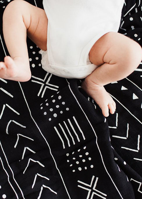 LUXE MUSLIN SWADDLE - BLACK MUDCLOTH