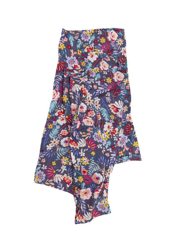 LUXE MUSLIN SWADDLE - DARK FIELD FLOWERS