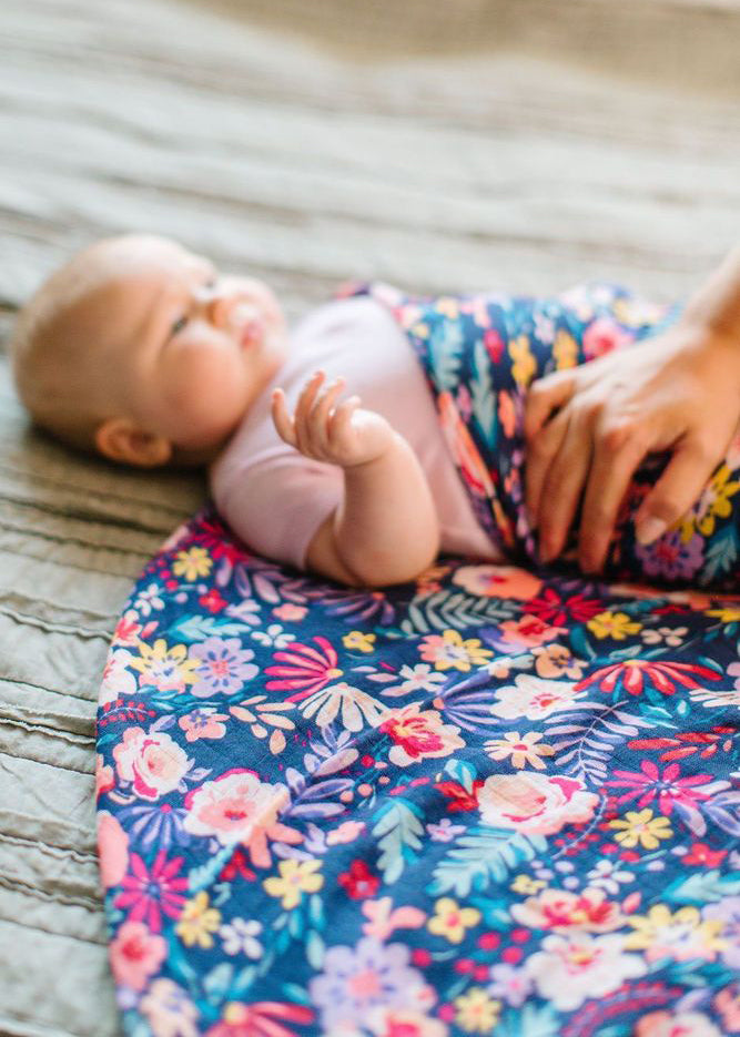 LUXE MUSLIN SWADDLE - DARK FIELD FLOWERS