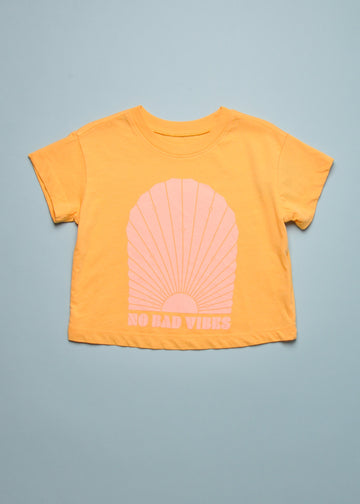 NO BAD VIBES BOXY TEE