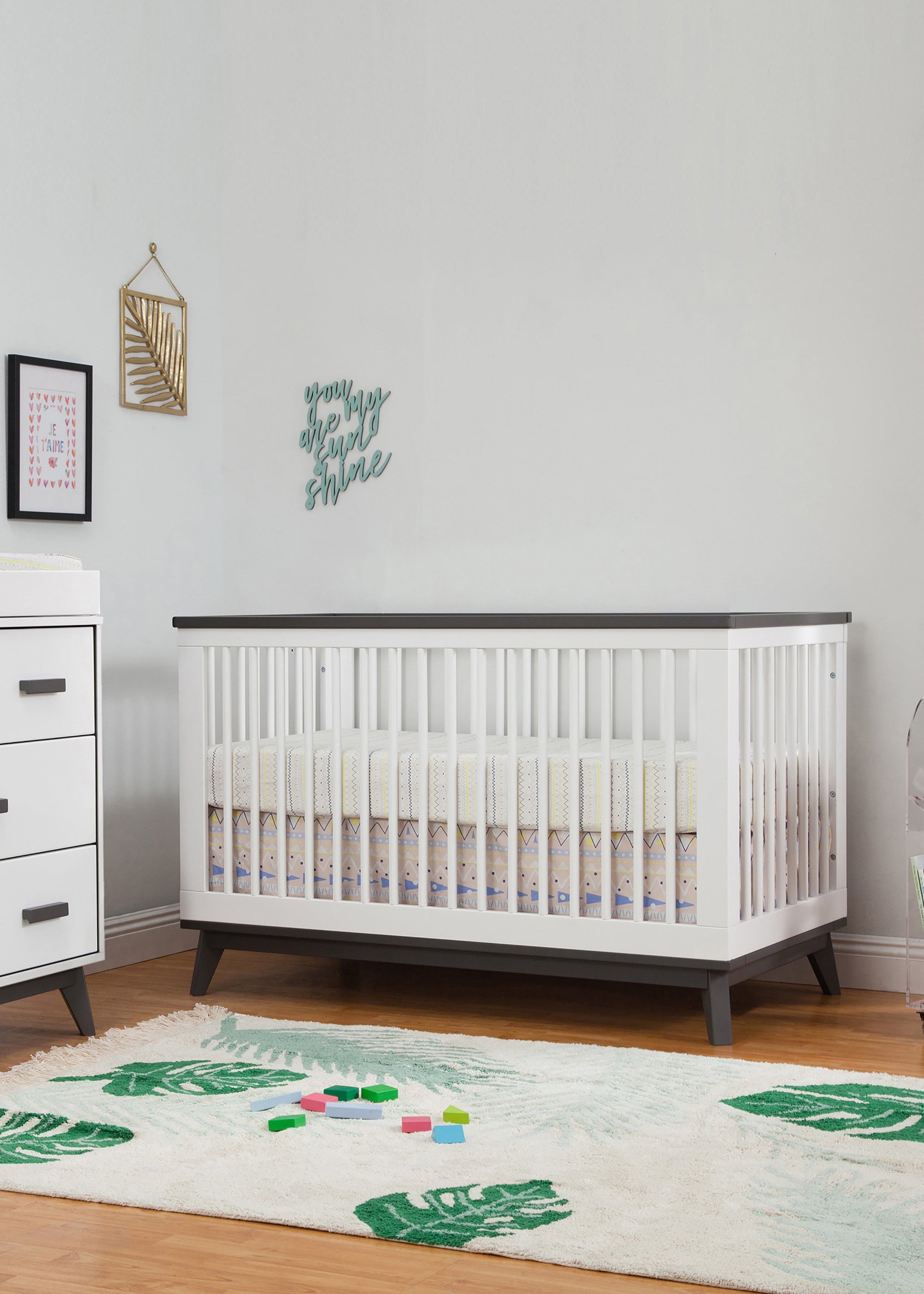 SCOOT 3-IN-1 CONVERTIBLE CRIB WITH TODDLER BED CONVERSION KIT