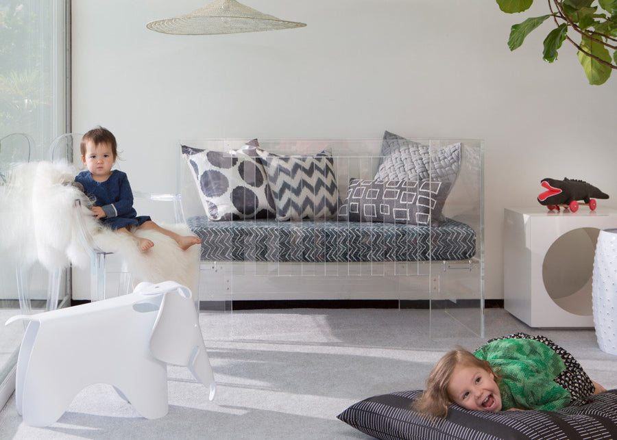 Vetro best sale acrylic crib